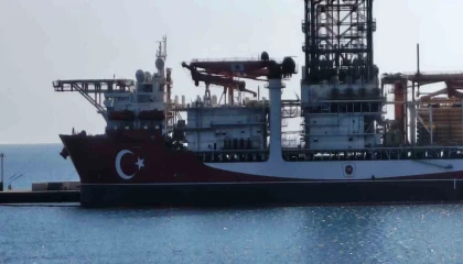 Türkiyenin 228 metrelik denizdeki yeni gücü: Türkiyenin rengine boyandı