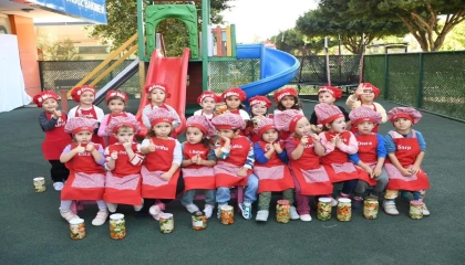 Turşular Konyaaltının minik elleriyle kuruldu