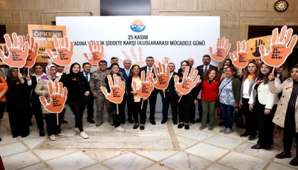 Vali Toros: Kadına şiddet insanlığa ihanettir