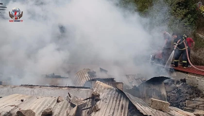 Yayladağında metruk ev yangını