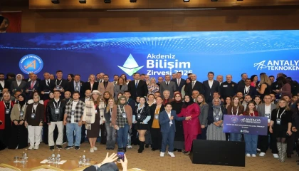 9. Akdeniz Bilişim Zirvesi başladı, geleceğin teknolojisi Antalyada masaya yatırılıyor