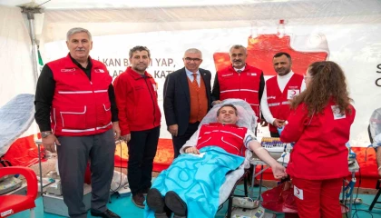 Adana kan bağışında her zaman ilk üçte