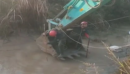 Adanada dereye düşen çocuklardan biri hayatını kaybetti