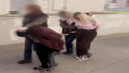 Adanada evlerinden uyuşturucu ve silahlar çıkan 2 kadın tutuklandı