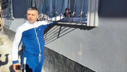 Adanada karga bir evi mesken tuttu