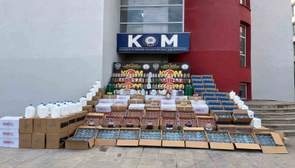 Adanada yılbaşı öncesi kaçak içki operasyonu: 4 ton etil alkol ele geçirildi
