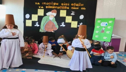 Anamurlu minikler Mevlanayı andı