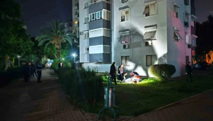 Antalyada 8inci kattan düşen yaşlı kadın hayatını kaybetti