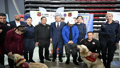 Antalyada engeller sevgiyle aşılıyor