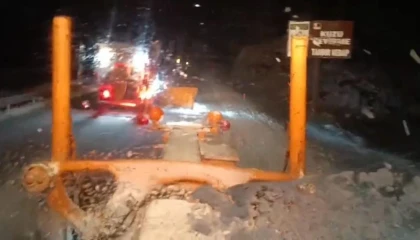 Antalyada mevsimin ilk karı yağdı, Antalya-Konya karayolu beyaza büründü