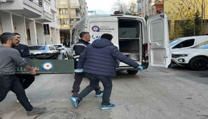 Antalyada yaşlı kadın evinde ölü bulundu