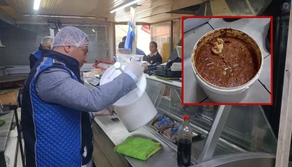 Baharatın içine bozulmasın diye bırakılan çiğ et, zabıta ekiplerini şaşırttı