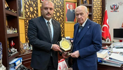 BAŞKAN ÇELİK’TEN BAHÇELİ’YE ANLAMLI HEDİYE