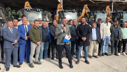 BAŞKAN MEHMET DÖNMEZ 74 ARAÇLIK HİZMET FİLOSUNU TANITTI