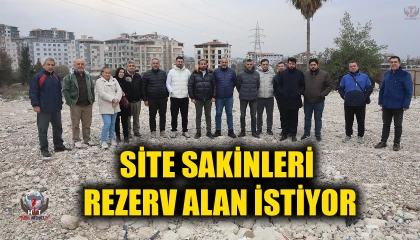 Biz anlaşıp yapamadık ama yaparsa devletimiz yapar diyen site sakinleri, yuvalarından geriye kalan boş arazinin rezerv alanına alınmasını istiyorlar