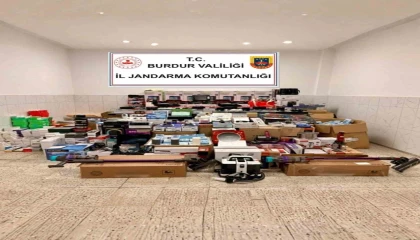 Burdurda 1 milyon 300 bin liralık kaçak ürün ele geçirildi: 1 gözaltı