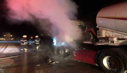 Burdurda tır yanarak kullanılmaz hale geldi