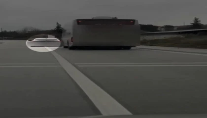 Burdurda yolcu otobüsünün trafik güvenliğini tehlikeye sokan sürücüye ceza