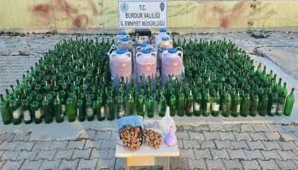Burdurda yüzlerce litre kaçak alkol ele geçirildi