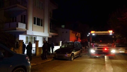 Dairede çıkan yangında 3ü çocuk 4 kişi dumandan etkilendi