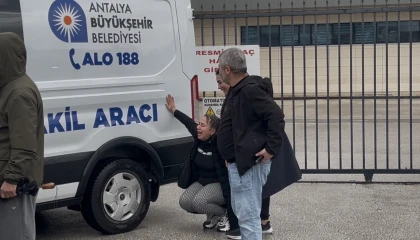 Dereye düşen araçtaki kadının cenazesi teslim alınırken Gitme feryadı yürekleri dağladı