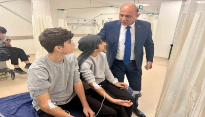 Doğum günü nedeniyle dağıtılan çikolataları yiyen 10 öğrenci hastaneye kaldırıldı