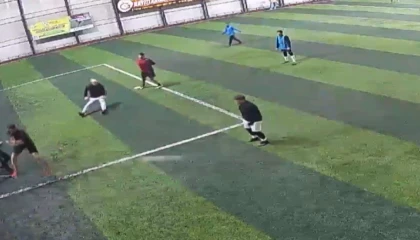 Halı sahada ölüm kameraya yansıdı