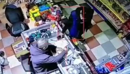 Hırsız önce kameraya sonra polise yakalandı