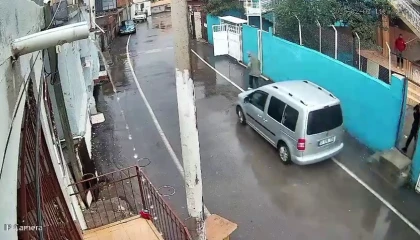 Husumetlisini ezerek öldürmeye çalıştı