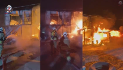 İşçilerin kaldığı konteyner yatakhane alevlere teslim oldu