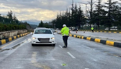 Isparta genelinde polis denetimlerinde 34 aranan şahıs yakalandı