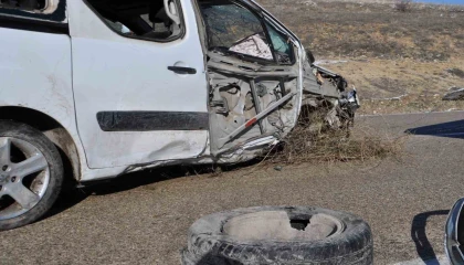 Ispartada gizli buzlanma kazaya neden oldu: 4 yaralı