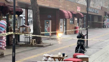 Ispartada şüpheli çanta fünye ile patlatıldı