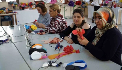 Kadınlar büyükşehir belediyesinin atölyelerinde meslek öğreniyor