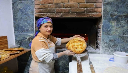 Kahramanmaraş Çardak Mahallesinde 170 yıllık ekmek geleneği sürüyor