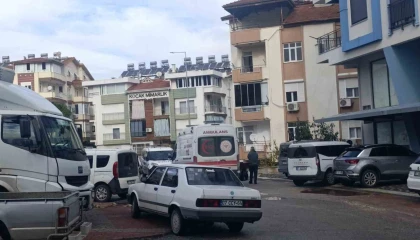 Kanser hastası yaşlı adam evinde ölü bulundu