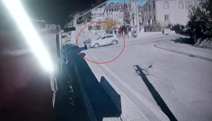 Kavşağa giren motosikletliyi fark etmeyerek çarptı: 1 yaralı