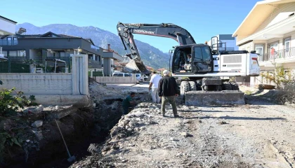 Kemer Kuzderede yağmur suyu drenaj hattı çalışmaları