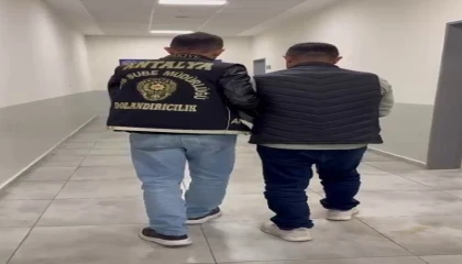 Kendisini polis olarak tanıtan dolandırıcı tutuklandı