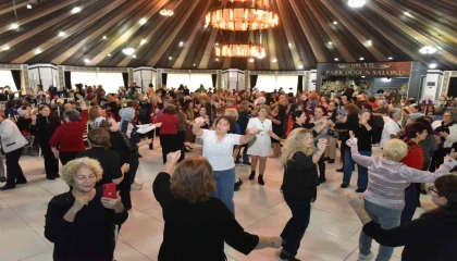 Kepezden Tazelenme Üniversitesi öğrencilerine kadınlar matinesi