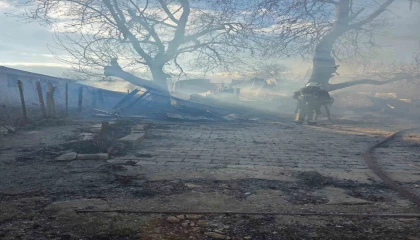 Korkutelinde yanan ev kullanılamaz hale geldi