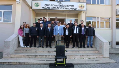 Kozan Meslek Yüksekokulunun merdivenlerindeki engel belediye işbirliği ile kaldırıldı