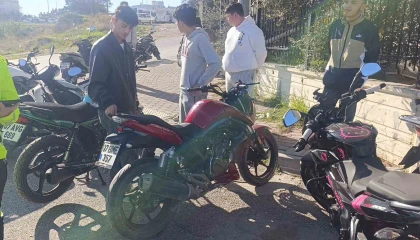 Küçük kıza çarpıp kaçtı, yüz metre ileride polise yakalandı