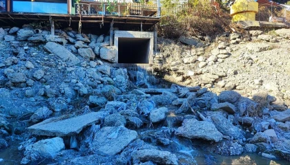 Kuraklık nedeniyle Seyhan Nehrine su verilmeyince atık su gerçeği ortaya çıktı