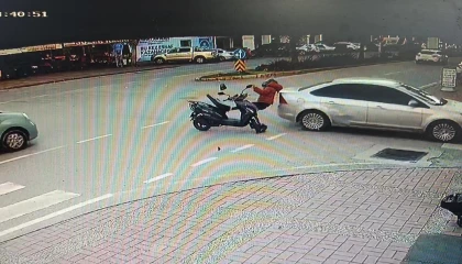 Manavgatta otomobille çarpışan motosiklet sürücüsü yaralandı
