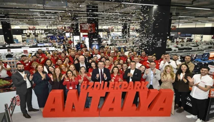 MediaMarkt yılın son mağazasını Antalyada açtı