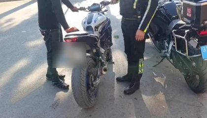 Mersinde abart egzoz kullanan araçlara ceza yağdı