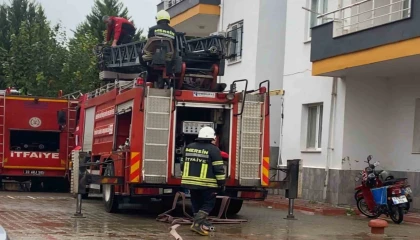 Mersinde iki ayrı ev yangını