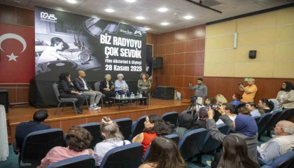 Mersinde kadın radyocuların hikayesine ışık tutan belgesel gösterimi