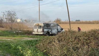 Mersinde minibüs yangını